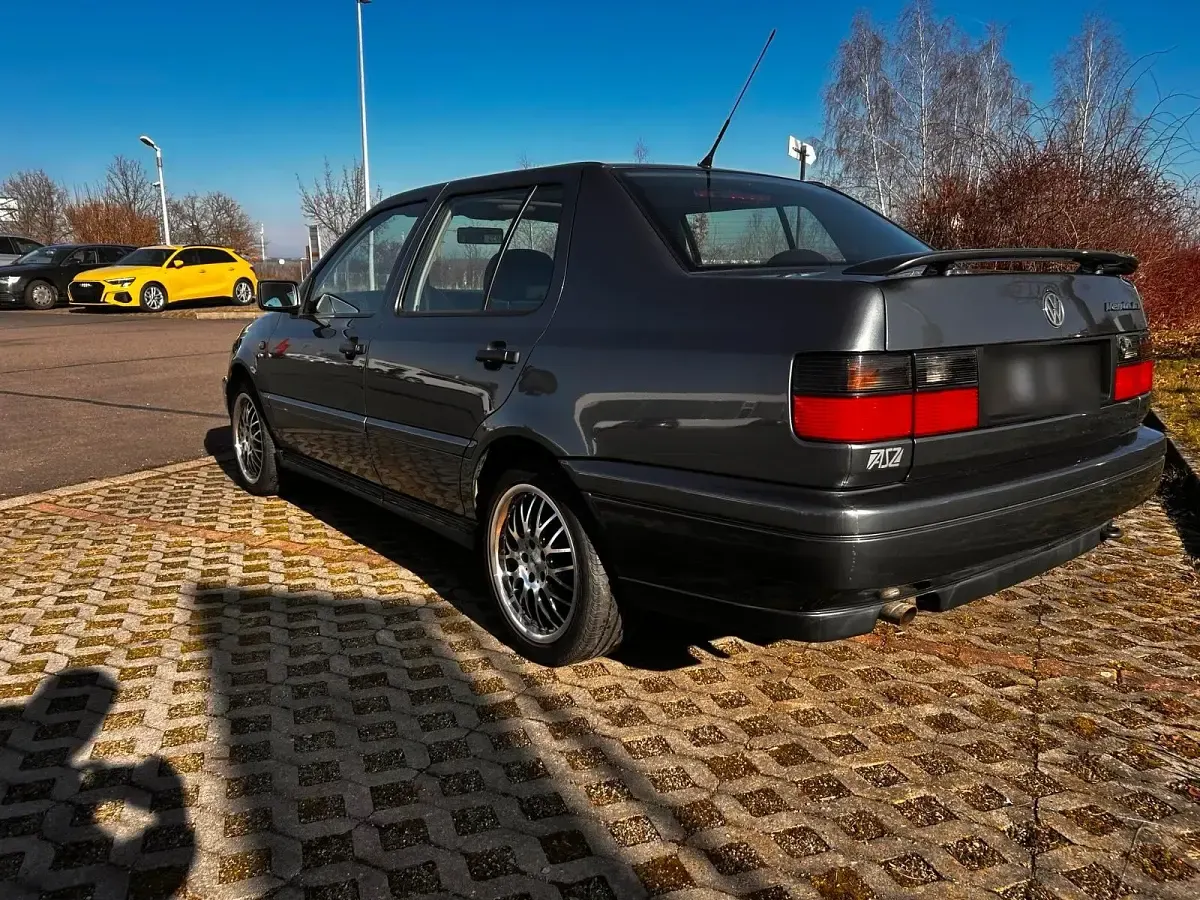 Gebraucht VW Vento GT 115 PS (84 kW) 1995 Grau Limousine