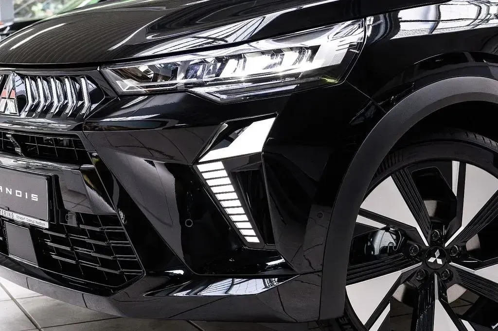 Neu Mitsubishi Grandis Edition 158 PS (116 kW) 2025 Schwarz SUV