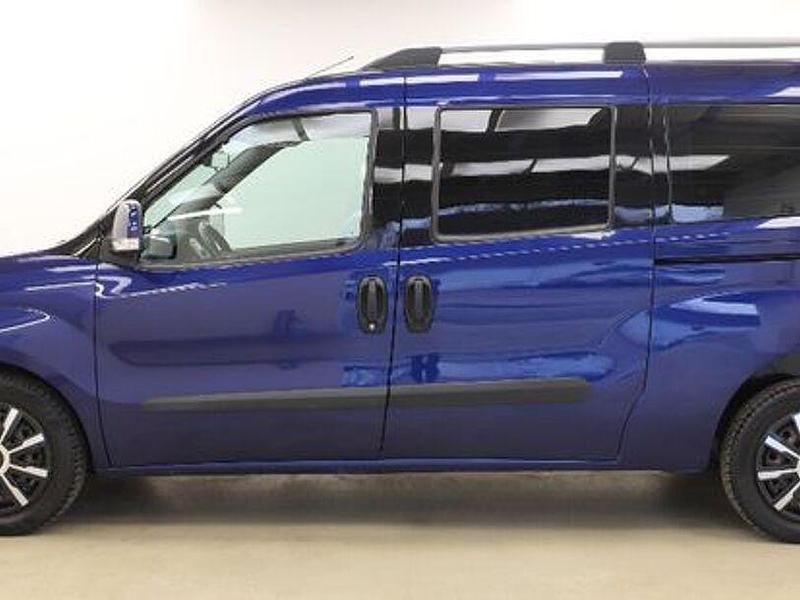 Gebraucht Fiat Doblò 90 PS (66 kW) 2012 Blau Van / Kleinbus