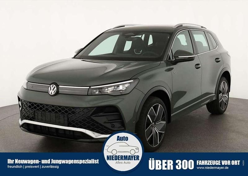 Neu VW Tiguan R-line 265 PS (194 kW) 2025 Cipressinogrün metallic SUV