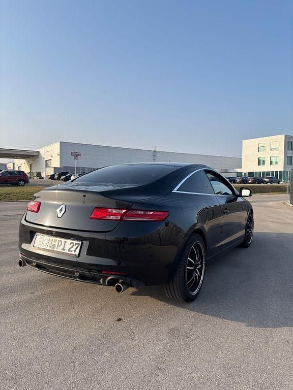 Gebraucht Renault Laguna III 150 PS (110 kW) 2010 Schwarz Coupé