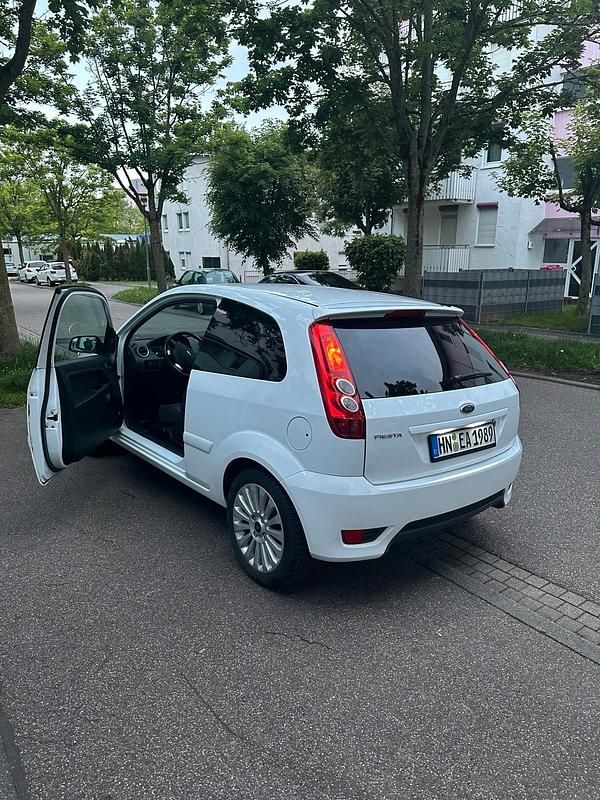 Gebraucht Ford Fiesta ST-Line 80 PS (58 kW) 2008 Weiß Kleinwagen