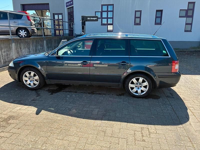 Second-hand VW Passat 130 CP (95 kW) 2004 Albastru Break