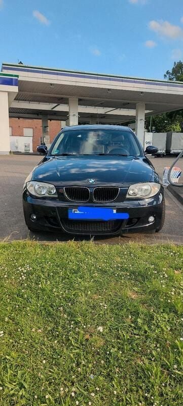 Blau Gebraucht 2005 BMW 120 Kleinwagen | 4.000 € (Fairer Preis) - Bild 1/4