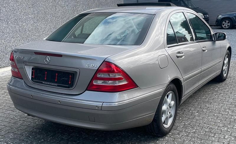 Gebraucht Mercedes C220 Elegance 143 PS (105 kW) 2003 Beige Limousine