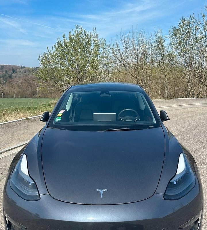 Second-hand Tesla Model 3 366 kW (498 CP) 2022 Gri Berlinǎ