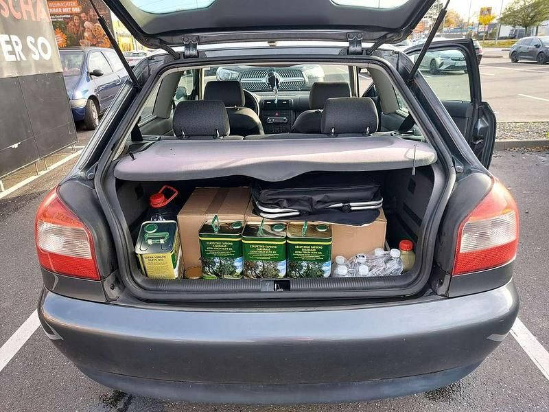 Gebraucht Audi A3 Attraction 101 PS (74 kW) 2002 Grau Limousine