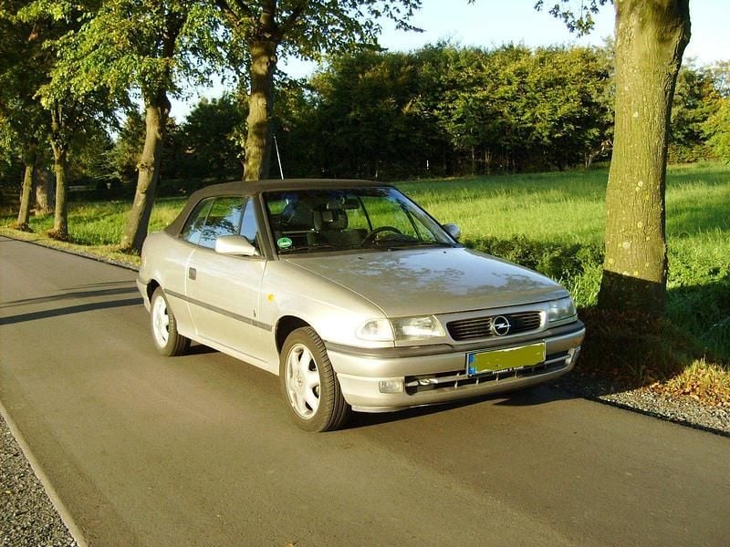 Silber Gebraucht 1999 Opel Astra Cabriolet Cabrio | 990 € (Fairer Preis) - Bild 1/4