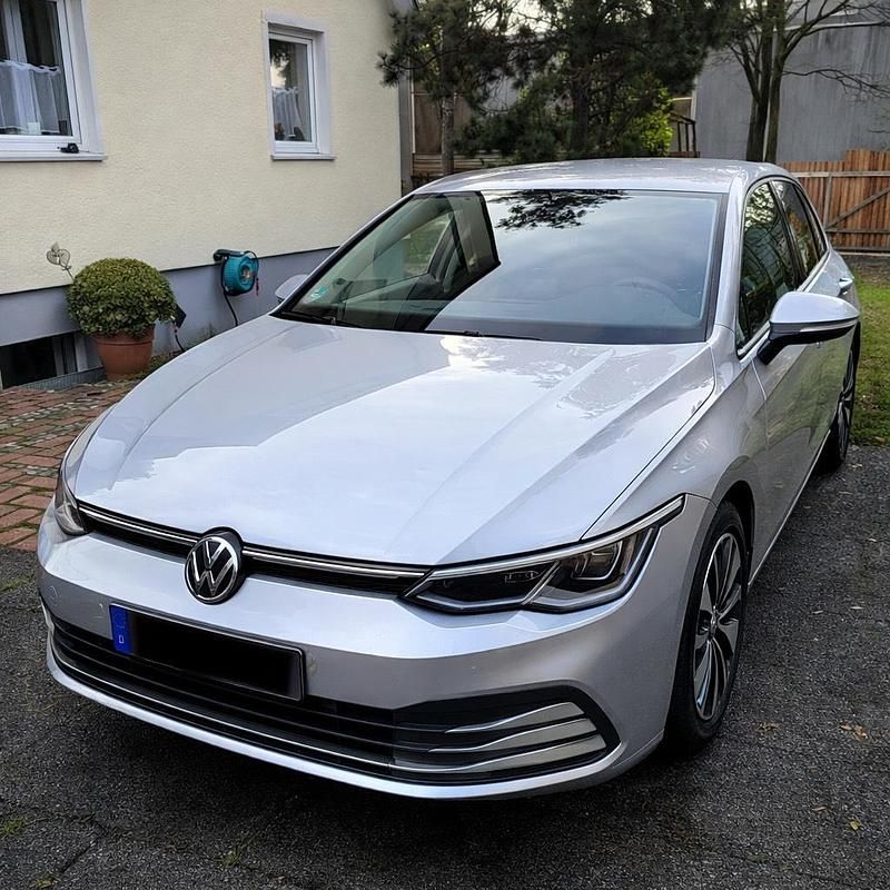 Gebraucht VW Golf VIII Move 110 PS (80 kW) 2024 Silber Kleinwagen