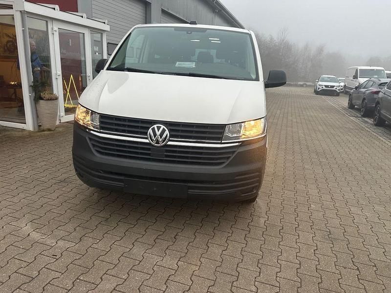 Gebraucht VW Caravelle Trendline 110 PS (80 kW) 2023 Weiß Van
