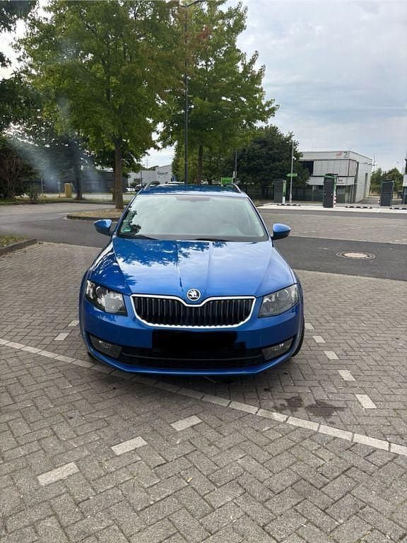 Blau Gebraucht 2016 Skoda Octavia Style Kombi | 9.900 € (Guter Preis) - Bild 1/4