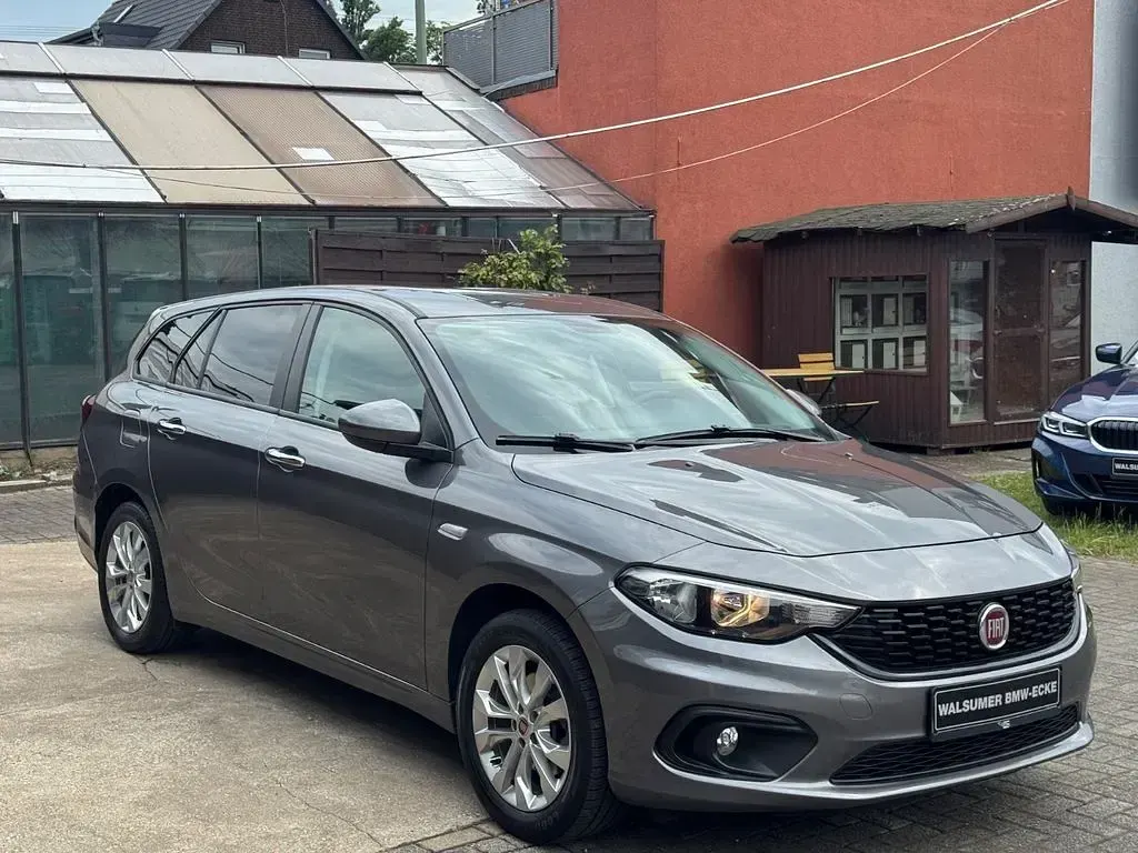 Gebraucht Fiat Tipo Pop 95 PS (69 kW) 2019 Grau Limousine