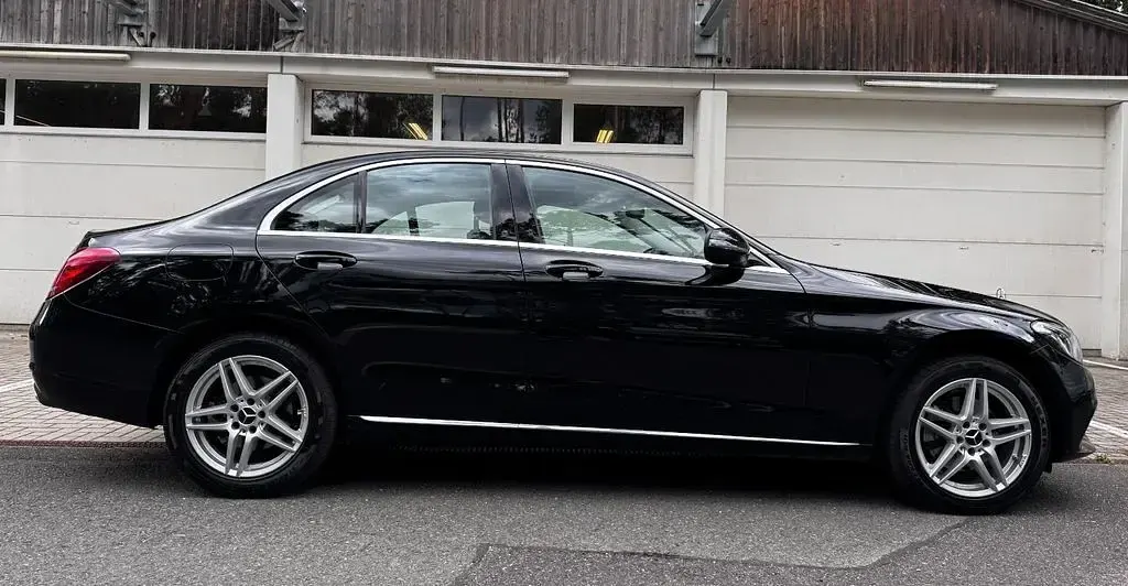 Gebraucht Mercedes C220 170 PS (125 kW) 2016 Schwarz Limousine