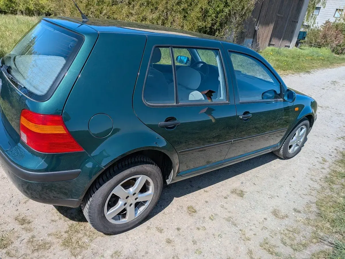 Gebraucht VW Golf III 75 PS (55 kW) 1999 Grün Limousine