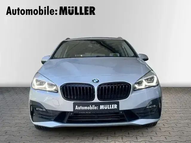 Gebraucht BMW 218 Active Tourer Advantage 150 PS (110 kW) 2019 Silber Van / Kleinbus
