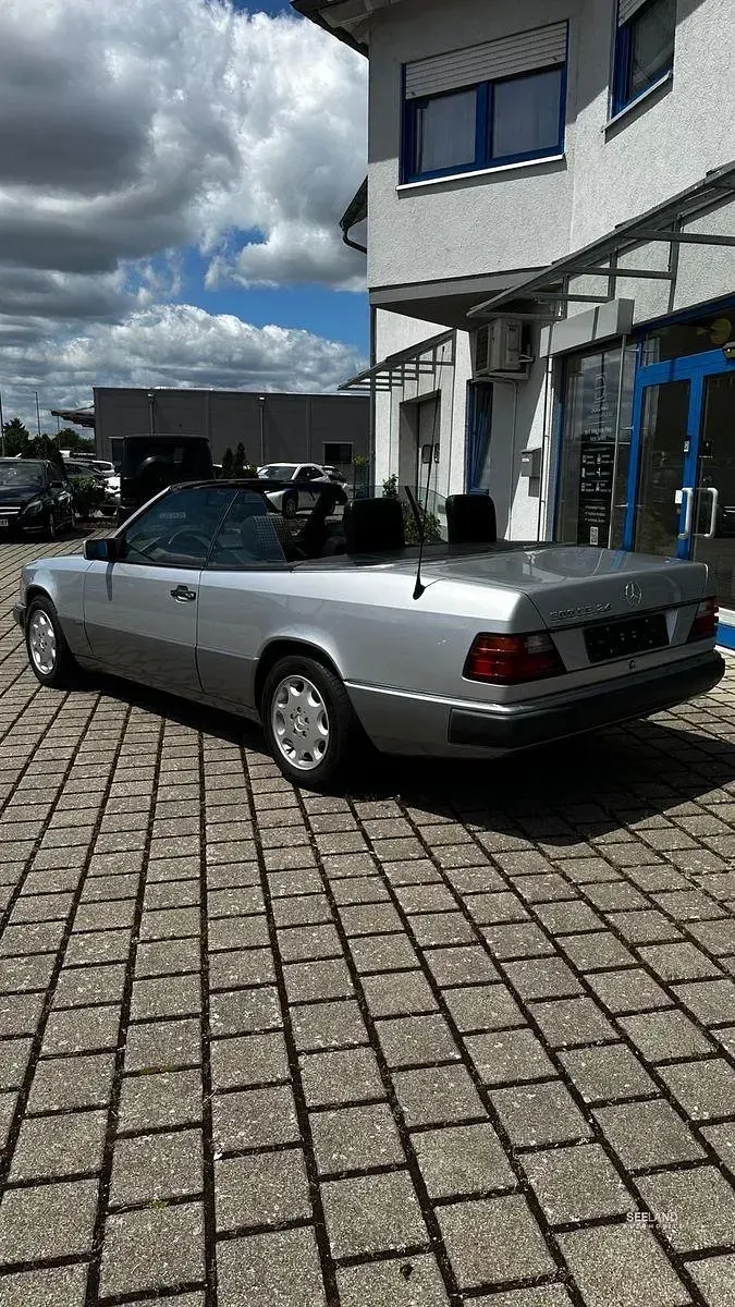 Gebraucht Mercedes 300 220 PS (161 kW) 1993 Silber Cabrio