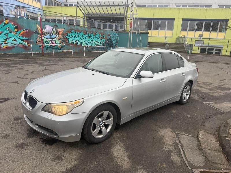 Grau Gebraucht 2005 BMW 523 Limousine | 2.300 € (Superpreis) - Bild 1/4
