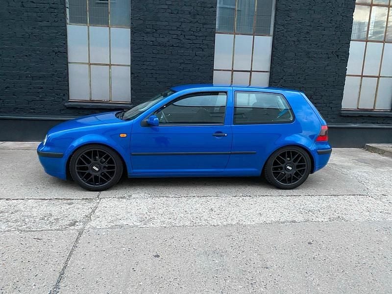 Blau Gebraucht 1998 VW Golf IV Kleinwagen | 2.300 € (Teuer) - Bild 1/4