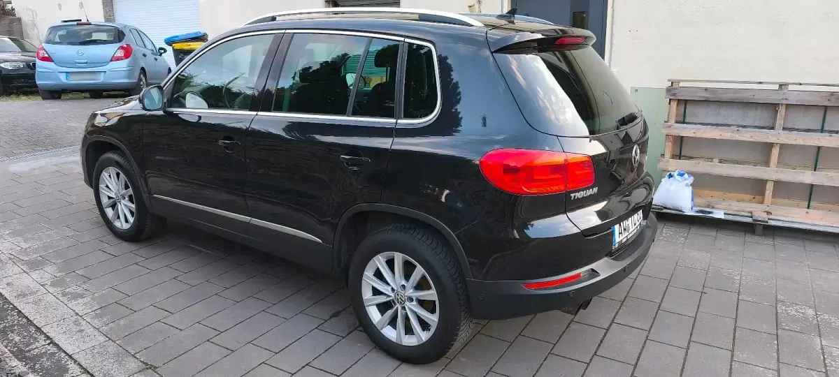 Gebraucht VW Tiguan Style 140 PS (102 kW) 2012 Schwarz SUV
