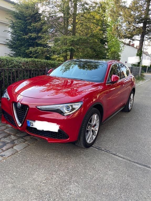 Rot Gebraucht 2017 Alfa Romeo Stelvio SUV | 24.599 € (Etwas zu teuer) - Bild 1/4