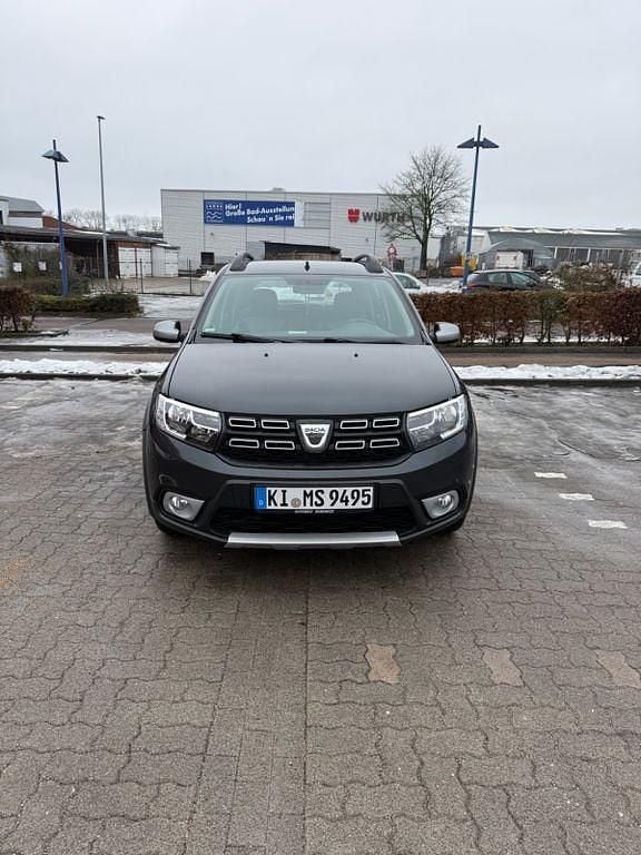 Gebraucht Dacia Sandero Prestige 90 PS (66 kW) 2017 Schwarz Limousine