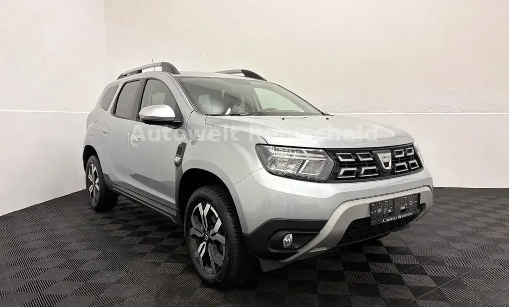 Używany Dacia Duster Prestige 101 KM (74 kW) 2021 Srebrny SUV