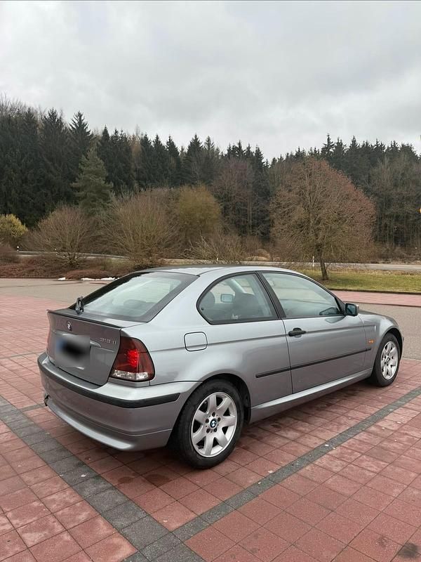 Gebraucht BMW 318 143 PS (105 kW) 2004 Grau Coupé