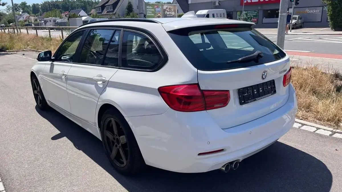 Gebraucht BMW 320 Advantage 190 PS (139 kW) 2016 Alpinweiss iii Kombi