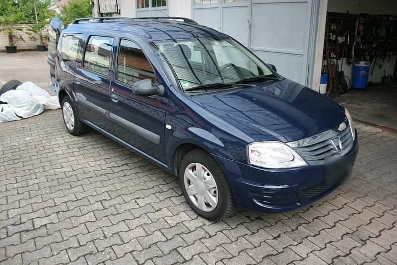 Second-hand Dacia Logan 62 CP (45 kW) 2012 Albastru Break