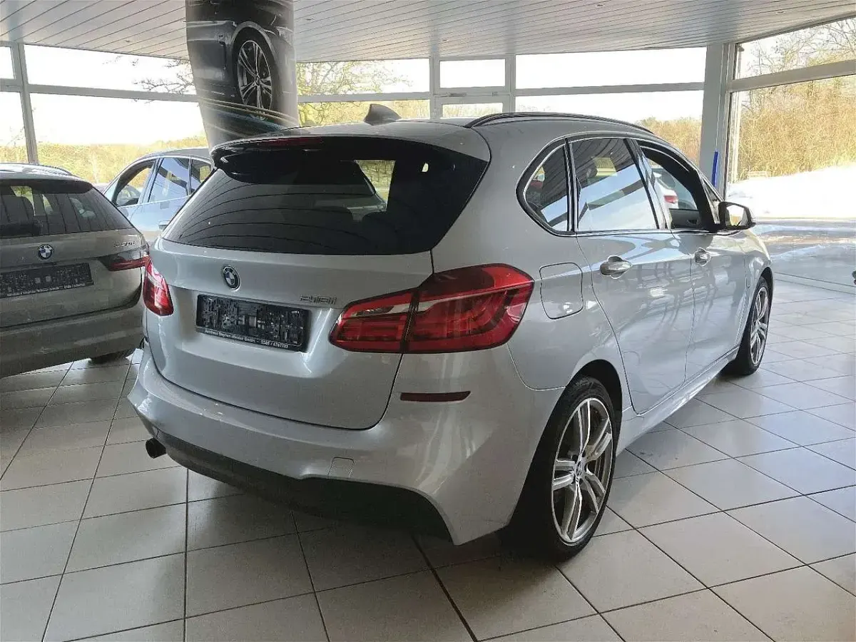 Gebraucht BMW 218 M Sport 136 PS (100 kW) 2016 Silber Van / Kleinbus