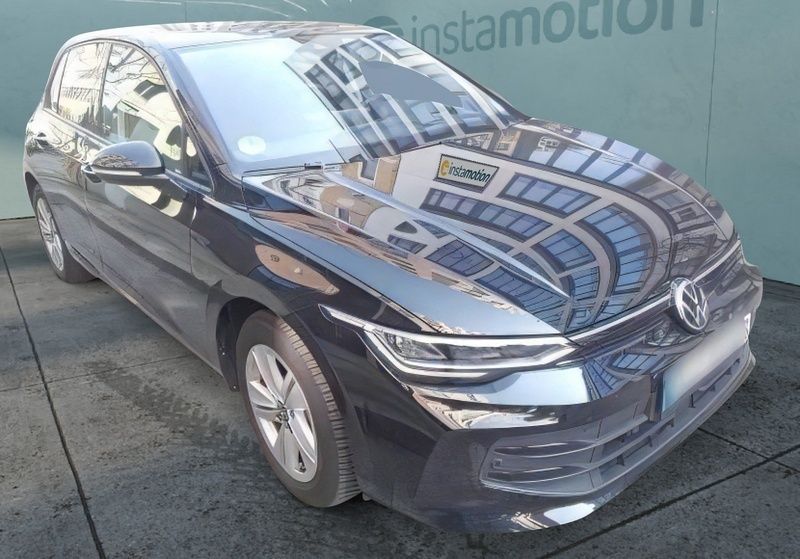 Schwarz Gebraucht 2024 VW Golf VIII Life Limousine | 23.380 € (Guter Preis) - Bild 1/4