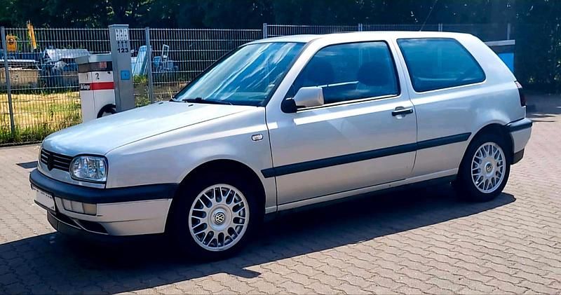 Gebraucht VW Golf III 75 PS (55 kW) 1996 Silber Kleinwagen