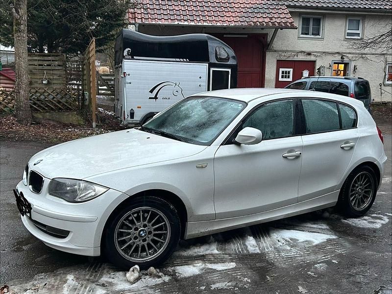 Gebraucht BMW 116 122 PS (89 kW) 2009 Weiß Kleinwagen