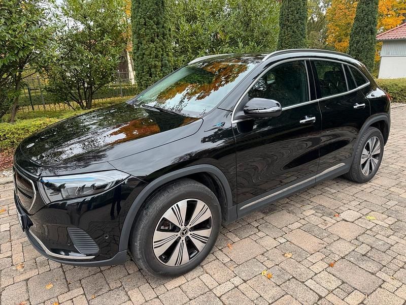 Schwarz Gebraucht 2022 Mercedes EQA250 SUV | 28.500 € (Superpreis) - Bild 1/4