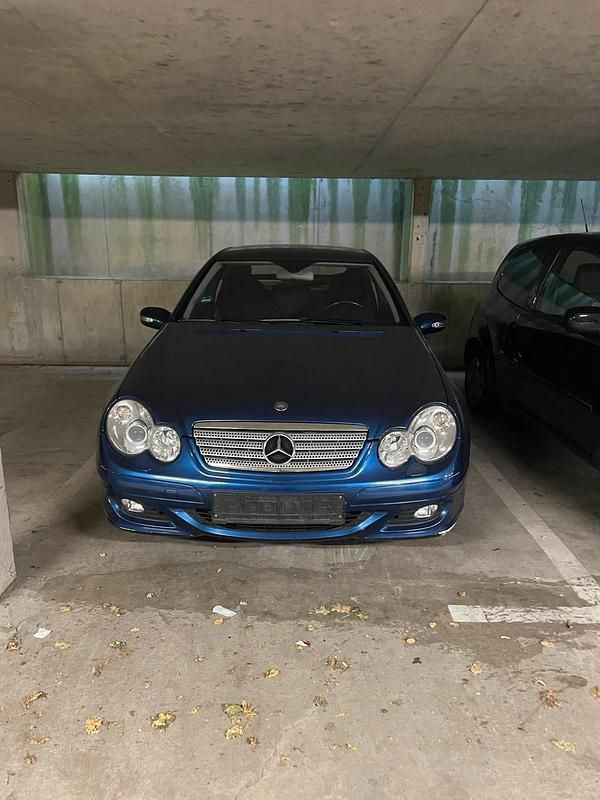 Blau Gebraucht 2007 Mercedes C200 Coupé | 2.600 € (Fairer Preis) - Bild 1/4