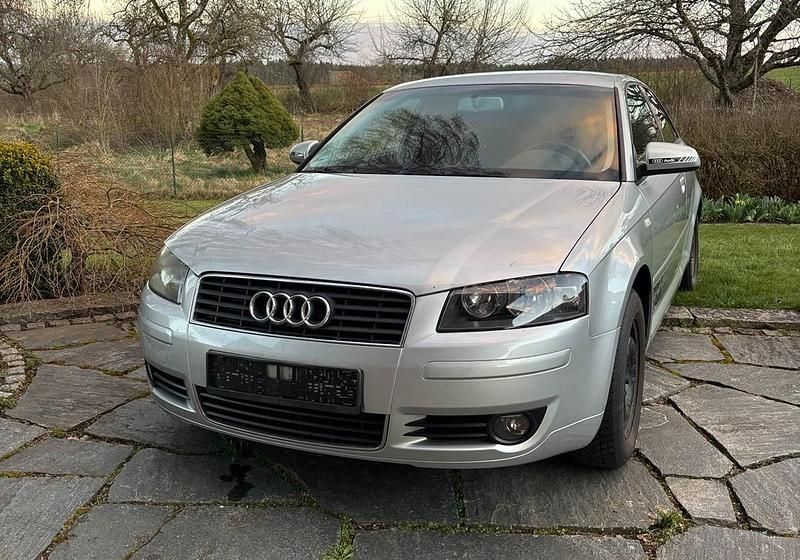 Second-hand Audi A3 102 CP (75 kW) 2004 Argintiu Hatchback