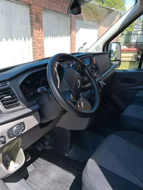Używany Ford Transit 131 KM (96 kW) 2024 Biały Minivan