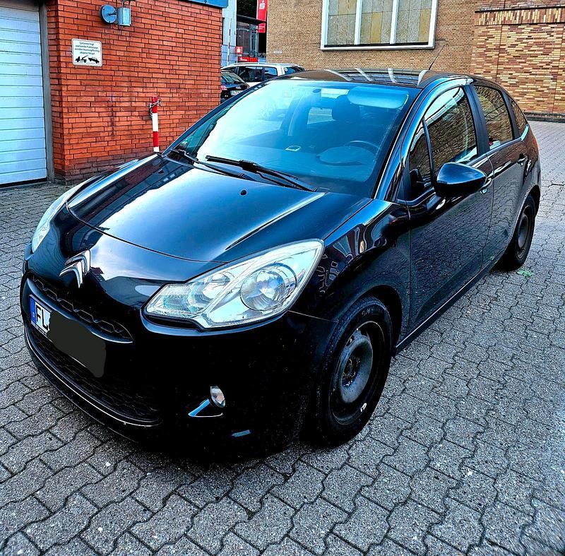Schwarz Gebraucht 2010 Citroën C3 Kleinwagen | 2.000 € (Etwas zu teuer) - Bild 1/4