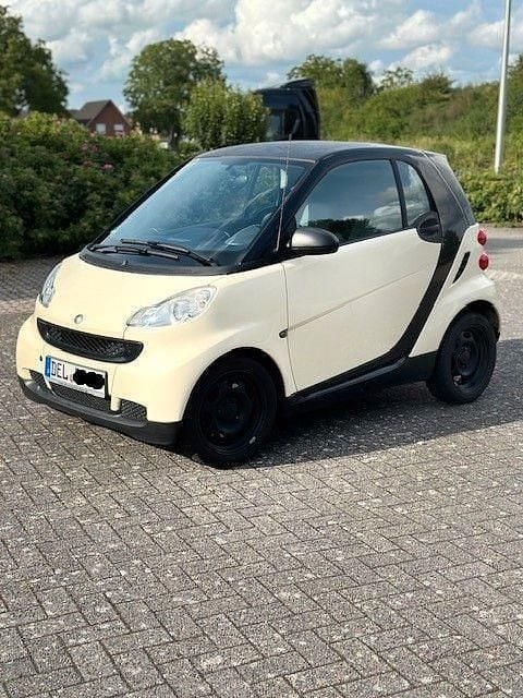 Beige Gebraucht 2010 Smart ForTwo Coupé Pure Coupé | 2.700 € (Guter Preis) - Bild 1/4