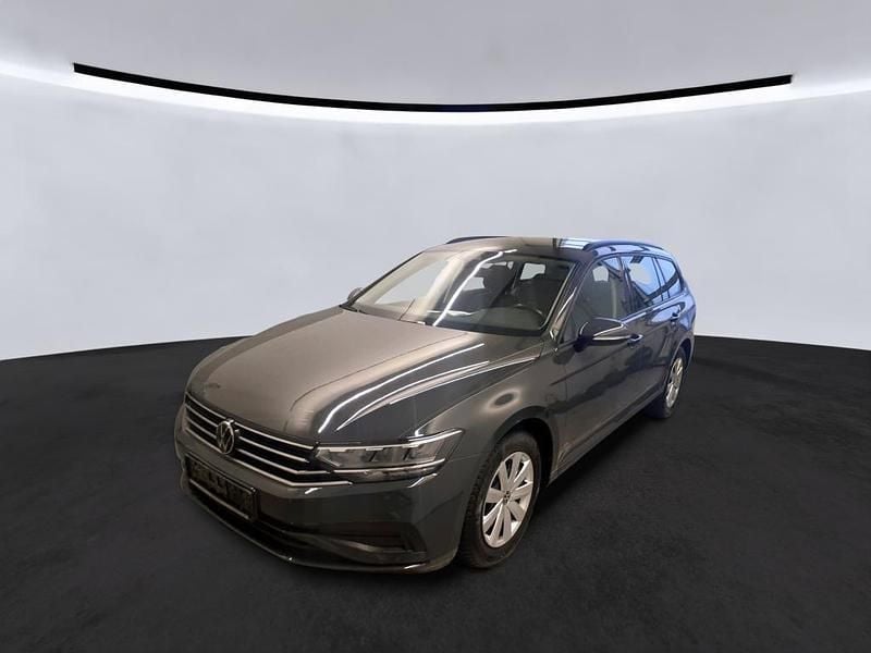 Gebraucht VW Passat Basis 122 PS (89 kW) 2020 Grau Kombi