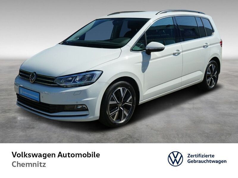 Weiß Gebraucht 2020 VW Touran Highline Van / Kleinbus | 22.930 € (Guter Preis) - Bild 1/4