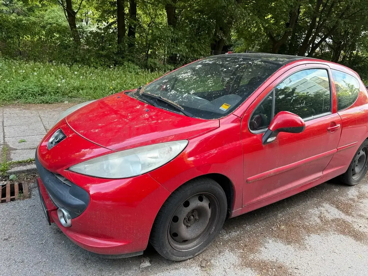 Gebraucht Peugeot 207 88 PS (64 kW) 2006 Rot Kleinwagen