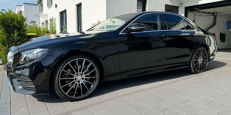 Gebraucht Mercedes E200 Business 184 PS (135 kW) 2016 Kombi