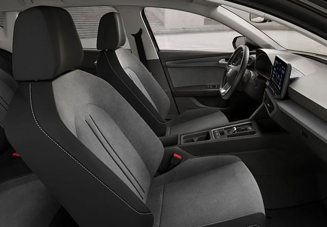 Neu Seat Leon Style 116 PS (85 kW) 2026 Glacial weiß metallic glacial weiß metallic Limousine