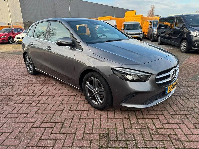 Gebraucht Mercedes B160 Progressive 109 PS (80 kW) 2019 Grau Van / Kleinbus