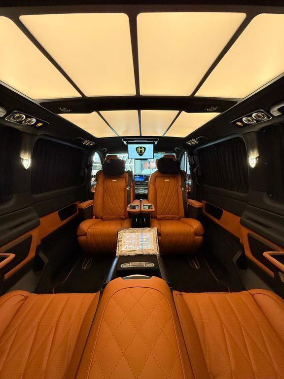 Schwarz Neu 2025 Mercedes V300 Van / Kleinbus | 148.999 € - Bild 1/4