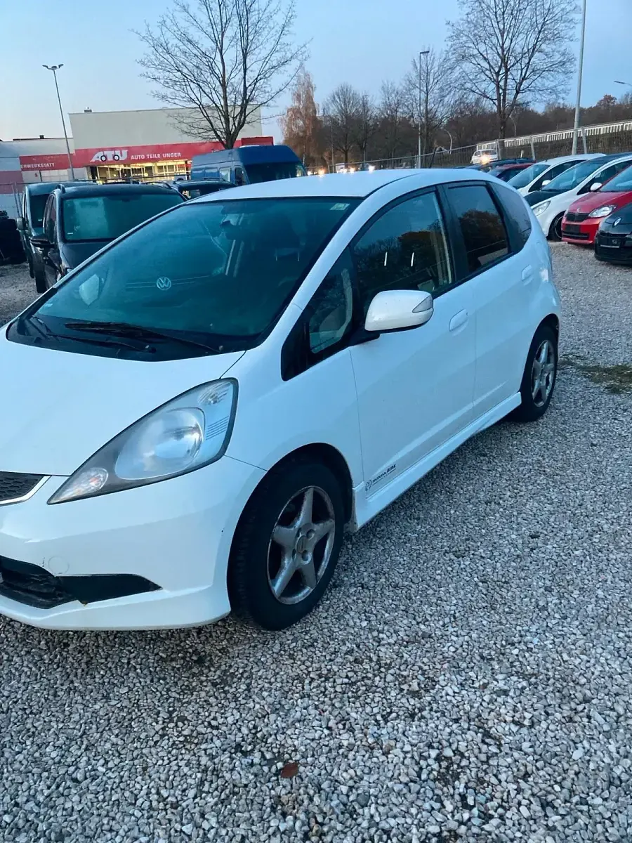 Gebraucht Honda Jazz 100 PS (73 kW) 2009 Weiß Kleinwagen