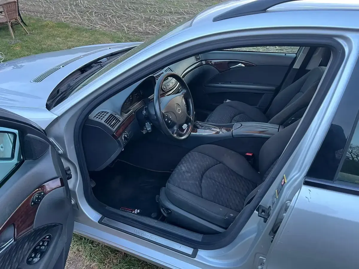 Gebraucht Mercedes E200 163 PS (119 kW) 2003 Silber Kombi