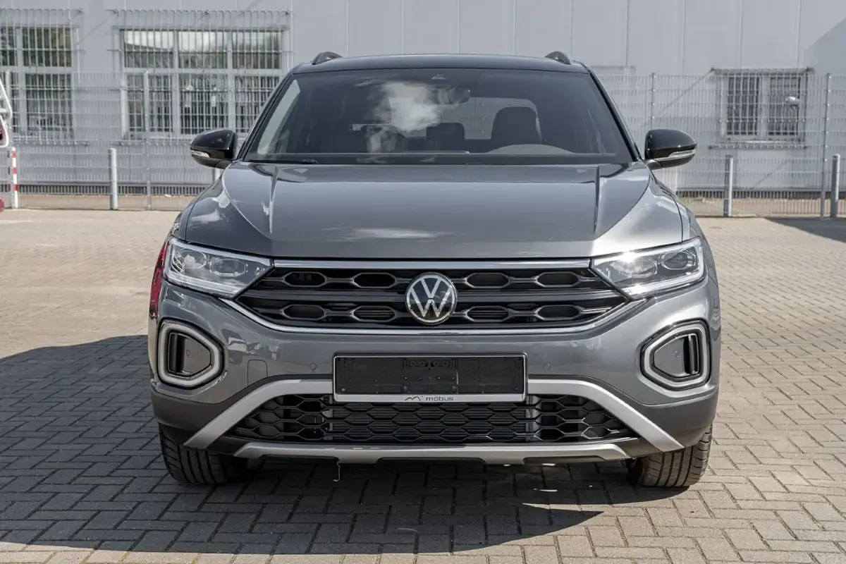 Gebraucht VW T-Roc IQ Drive 150 PS (110 kW) 2025 Indiumgrau metallic schwarz SUV