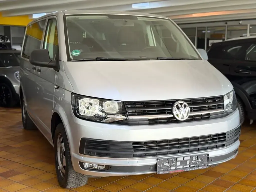 Gebraucht VW Multivan Trendline 150 PS (110 kW) 2016 Silber Van / Kleinbus